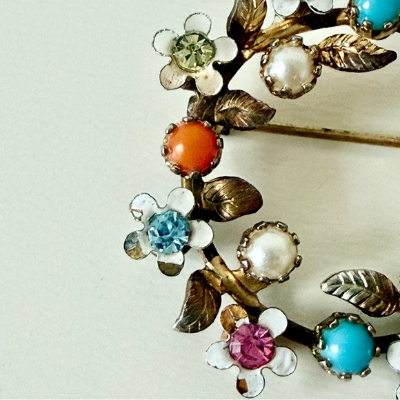 Vintage 1960s Floral Wreath Brooch & Earrings Set-Multi-Color Enamel/Faux Pearl - Picture 4 of 16